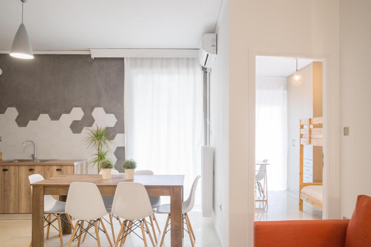 Cozy Apartment In Central Athens - Sleeps 5 Exterior foto