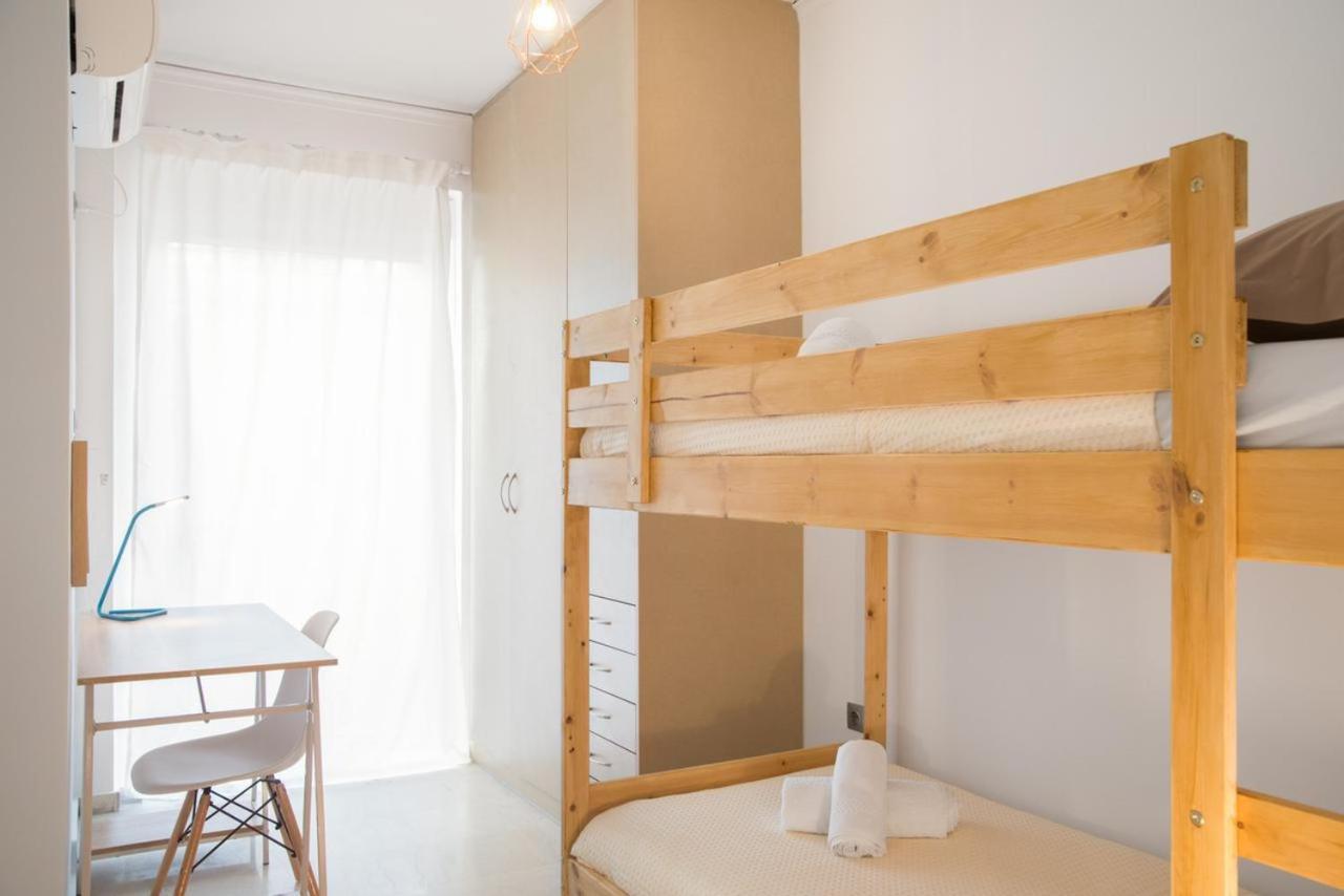 Cozy Apartment In Central Athens - Sleeps 5 Exterior foto